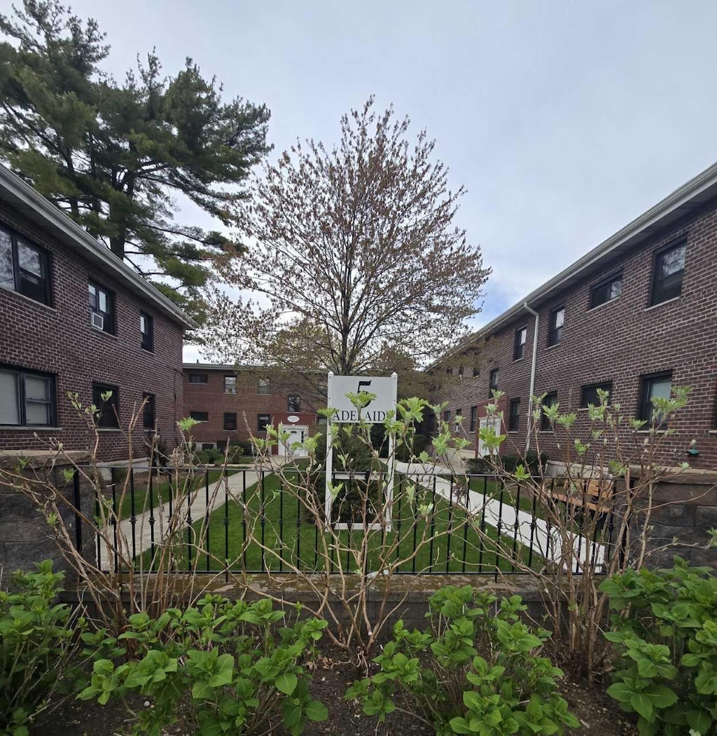 5 Adelaide St Unit B2D1, Floral Park, NY 11001 - view of community