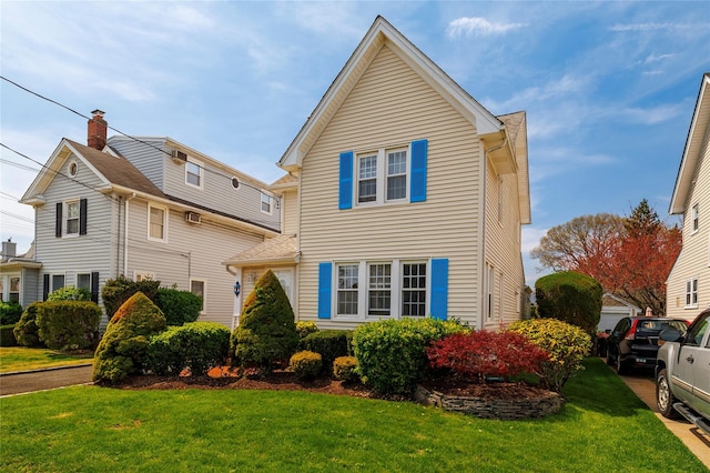view of front facade featuring a front yard