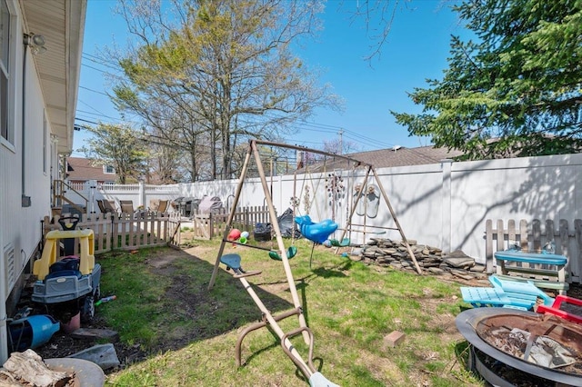 view of yard featuring a fenced backyard