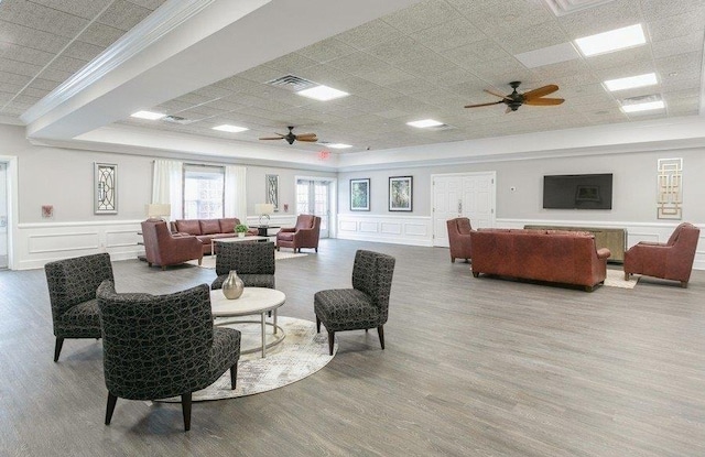 common area featuring visible vents