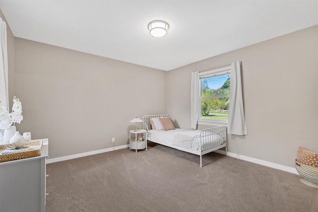 200 Fort Hill Rd, Scarsdale, NY 10583 - carpeted bedroom with baseboards