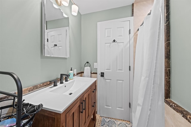 21 Rhinecliff Rd, Brewster, NY 10509 - bathroom featuring vanity and a shower with curtain