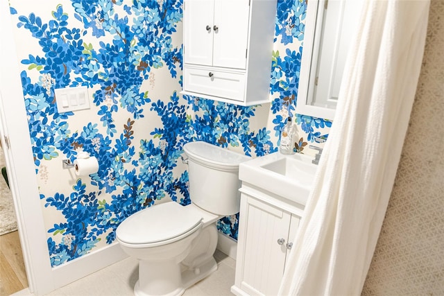 2 Spring Hollow Rd, Centerport, NY 11721 - bathroom featuring wallpapered walls and vanity