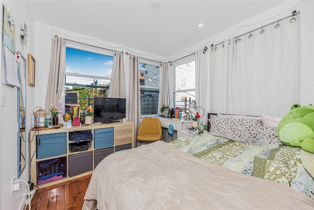 bedroom featuring recessed lighting