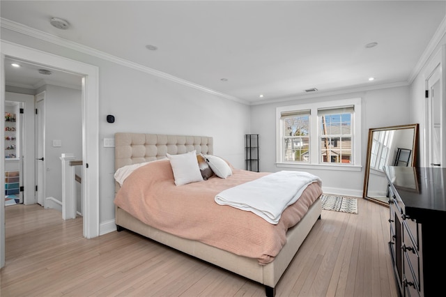 bedroom with recessed lighting, baseboards, light wood-type flooring, visible vents, and ornamental molding