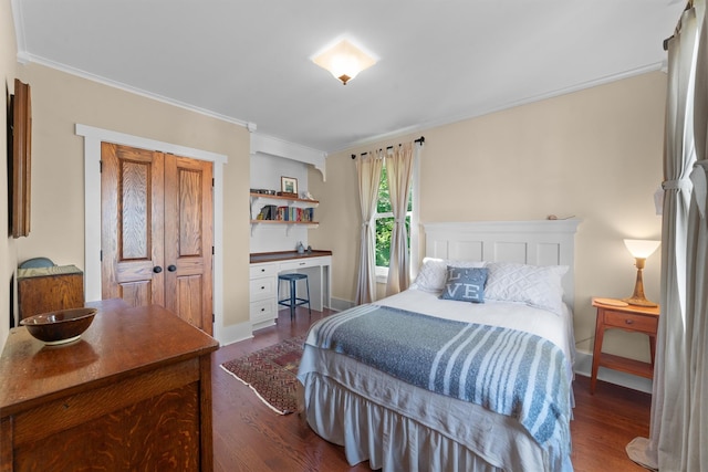 101 Mohican Park Ave, Dobbs Ferry, NY 10522 - bedroom with wood finished floors, ornamental molding, and baseboards