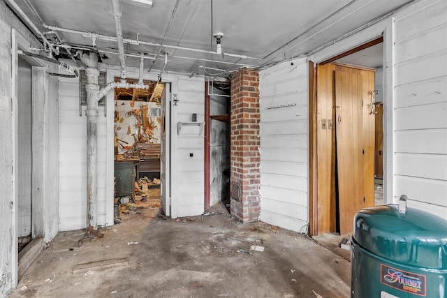 view of unfinished basement