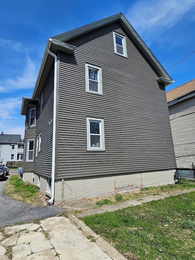 view of side of property
