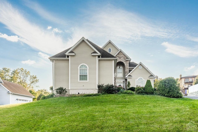 67 Latham Cir, Saugerties, NY 12477 - traditional home with a front yard