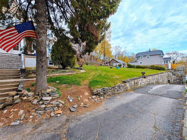635 N Division St, Peekskill, NY 10566 - view of yard