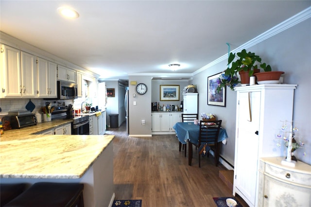 77 Village Cir W, Manorville, NY 11949 - photo 3