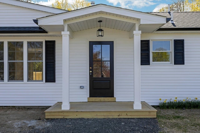21 Kent Rd, Hopewell Junction, NY 12533 - entrance to property featuring roof with shingles