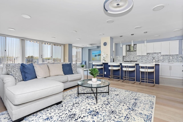 18 Shady Glen Ct Unit 302, New Rochelle, NY 10805 - living room featuring light wood-style floors
