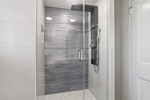 18 Shady Glen Ct Unit 302, New Rochelle, NY 10805 - full bathroom featuring a stall shower