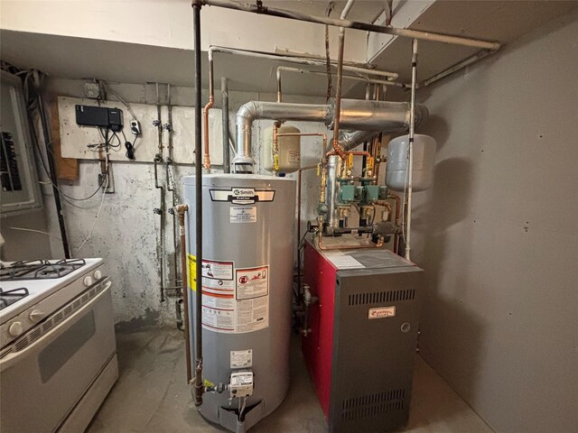 5 Elm St, Great Neck, NY 11021 - utility room with water heater