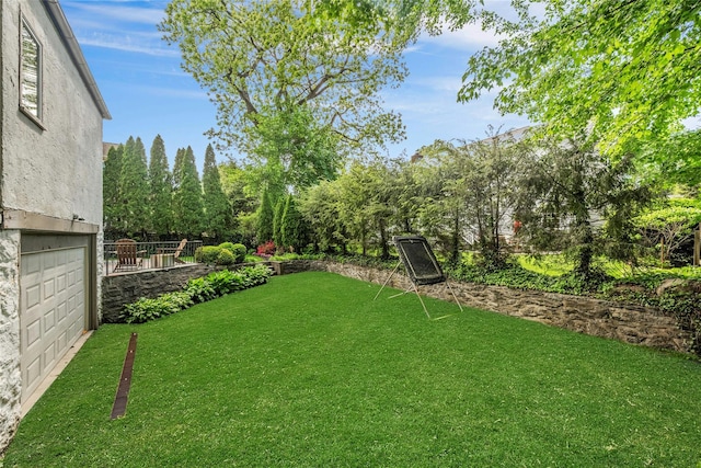 10 Maple Hill Dr, Larchmont, NY 10538 - view of yard