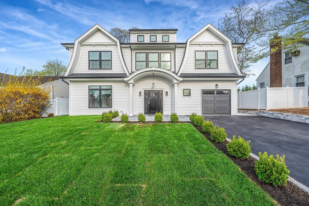 2767 Essex Ct, Oceanside, NY 11572 - photo 1