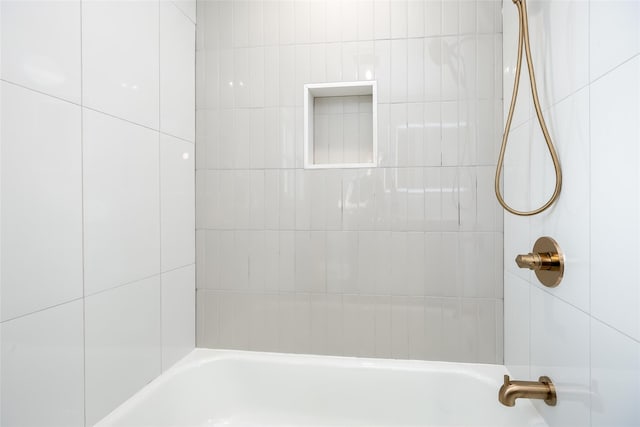 full bath with shower / bath combination