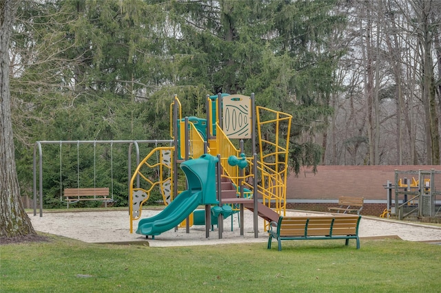 10 Bryant Cres Unit 2A, White Plains, NY 10605 - view of play area with a lawn