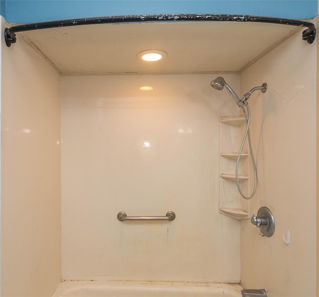 1603 Goshen Tpke, Middletown, NY 10941 - bathroom with a shower and recessed lighting
