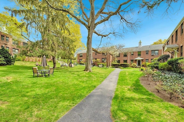 19 Rockledge Rd Unit 1A, Hartsdale, NY 10530 - view of community featuring a yard