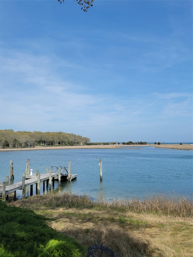675 Pine Tree Rd, Cutchogue, NY 11935