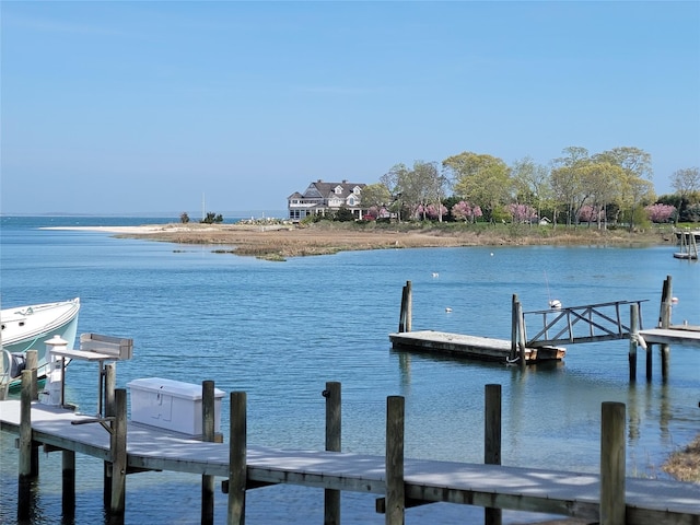 675 Pine Tree Rd, Cutchogue, NY 11935
