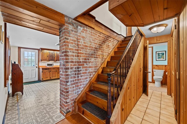 353 Berea Rd, Walden, NY 12586 - view of stairs