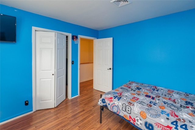 207 Cornwall Meadows Ln, Patterson, NY 12563 - bedroom with wood finished floors and baseboards