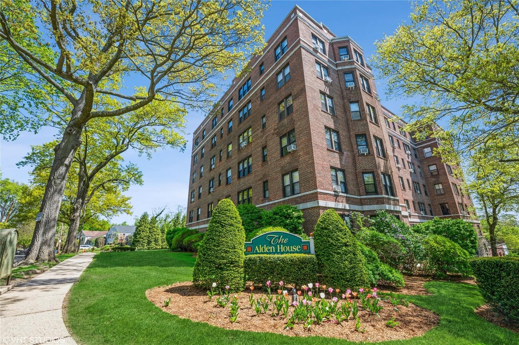 11 Alden Rd Unit 4A, Larchmont, NY 10538 - photo 1