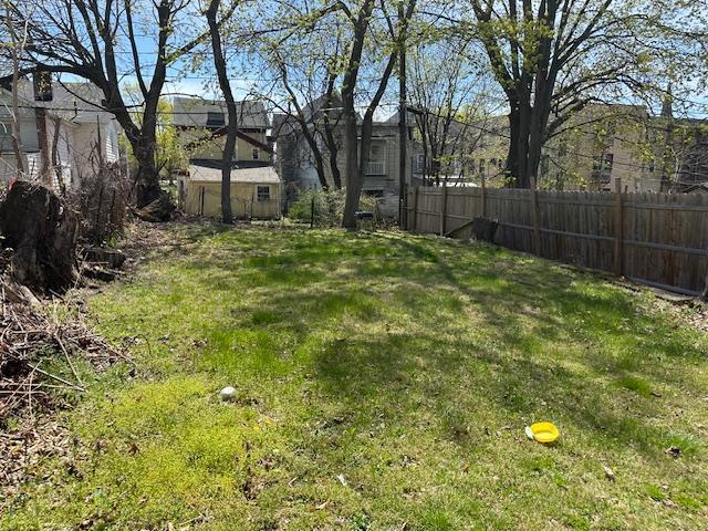 29 Cottage St, Poughkeepsie, NY 12601 - view of yard featuring fence