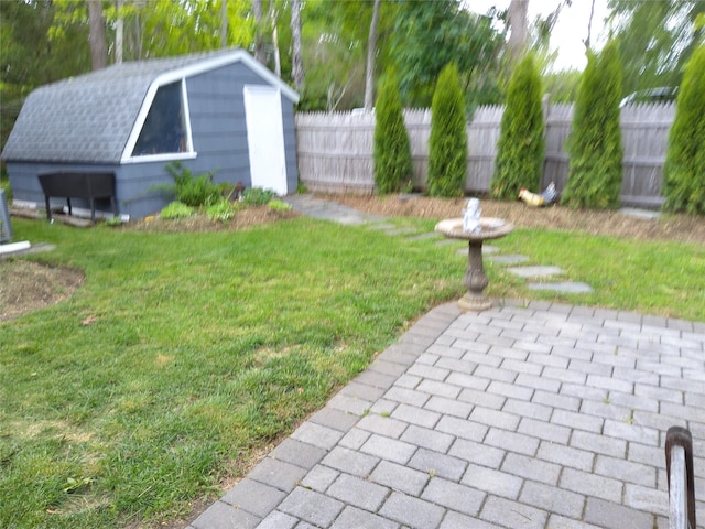 2575 Oaklawn Ave, Southold, NY 11971 - view of yard with an outdoor structure