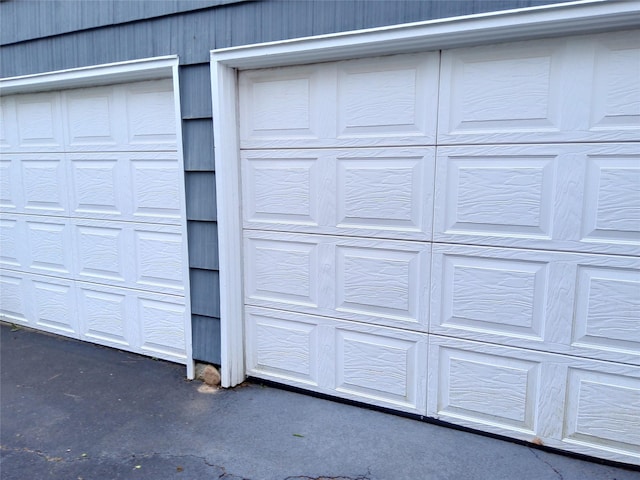 2575 Oaklawn Ave, Southold, NY 11971 - view of garage