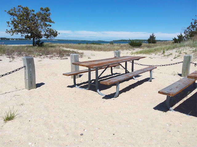 2575 Oaklawn Ave, Southold, NY 11971 - view of community