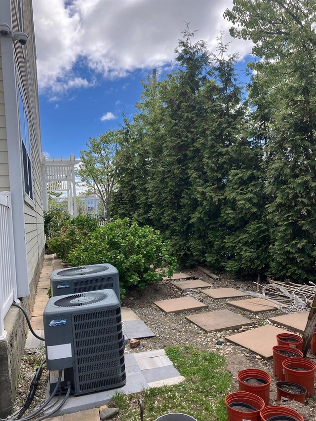 view of yard with cooling unit