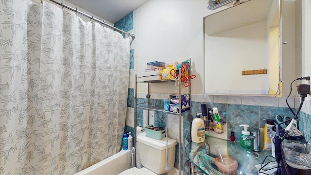 143-36 37th Ave Unit 5C, Flushing, NY 11354 - full bath with toilet and shower / bath combination with curtain