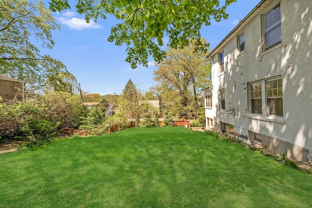 92 Ridgewood Ave, Yonkers, NY 10704 - view of yard