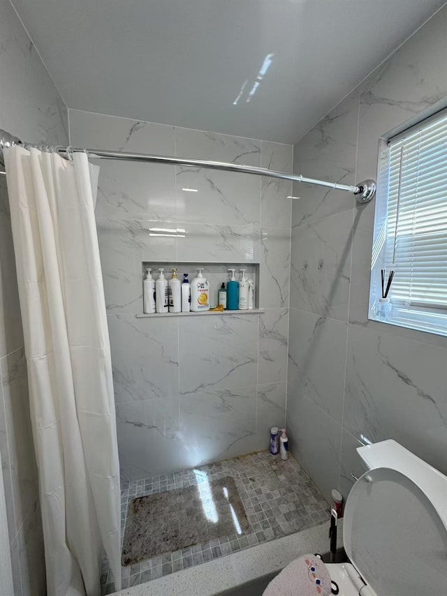 25-19 120th St, College Point, NY 11356 - full bathroom featuring toilet and a shower with curtain