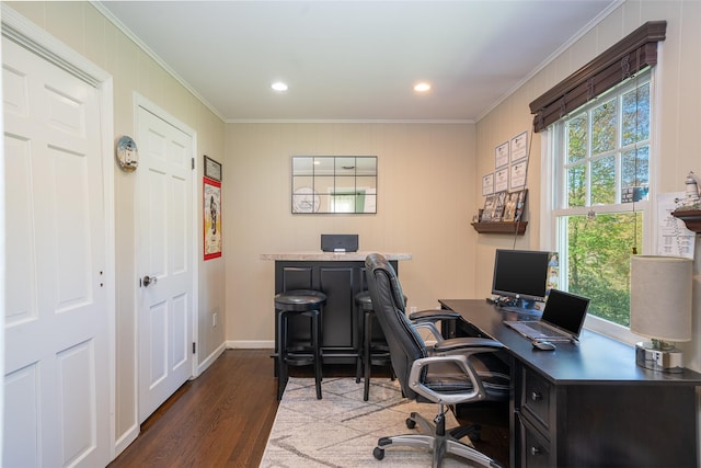 office area featuring crown molding, recessed lighting, baseboards, and dark wood-style floors