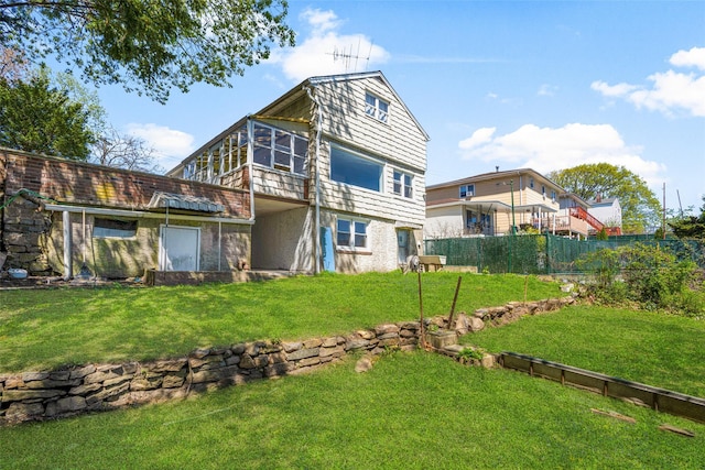 120 Loomis Ave, Yonkers, NY 10704 - back of property featuring a sunroom and a deck