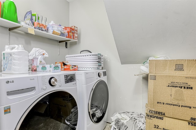 12 Jay Ct, Monsey, NY 10952 - laundry area featuring independent washer and dryer