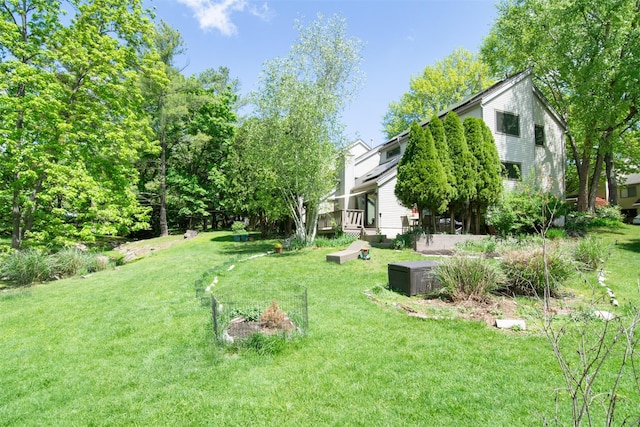 201 Hunters Run, Dobbs Ferry, NY 10522 - view of grassy yard
