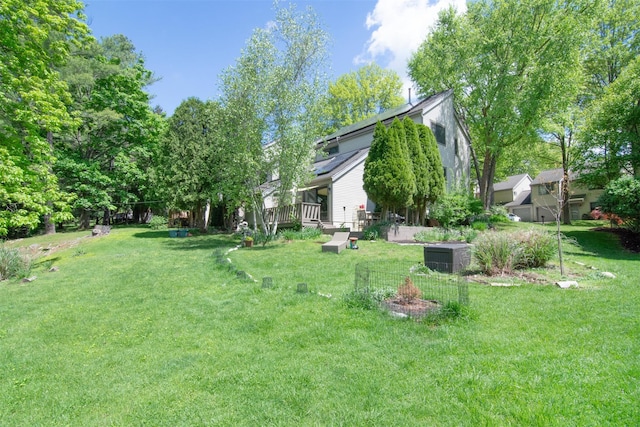 201 Hunters Run, Dobbs Ferry, NY 10522 - view of grassy yard
