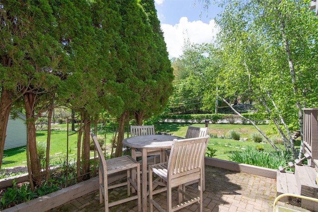 201 Hunters Run, Dobbs Ferry, NY 10522 - view of patio / terrace featuring outdoor dining space