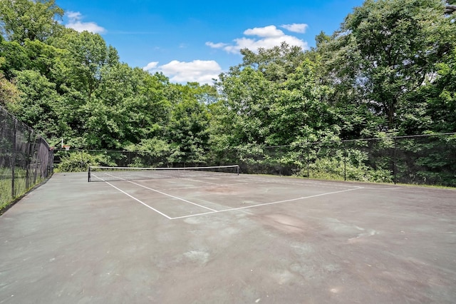 201 Hunters Run, Dobbs Ferry, NY 10522 - view of tennis court featuring fence