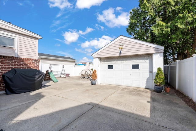 487 Emerson Pl, Valley Stream, NY 11580 - detached garage featuring fence