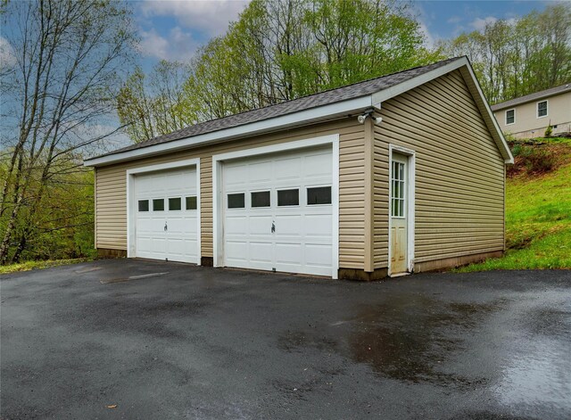 view of detached garage