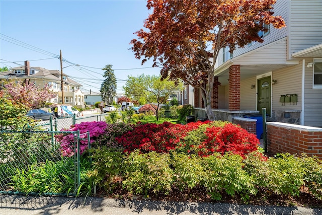 142 Primrose Ave, Mount Vernon, NY 10552 - view of yard featuring fence, a porch, and a residential view