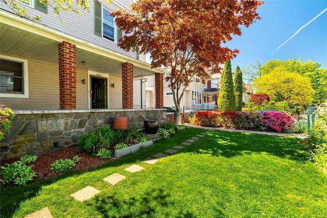 142 Primrose Ave, Mount Vernon, NY 10552 - view of yard with covered porch