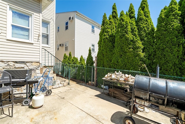 142 Primrose Ave, Mount Vernon, NY 10552 - view of patio with fence
